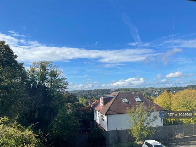 Grandeur Heights, Purley, CR8 3 bed flat to rent £2,150 pcm £496 pw