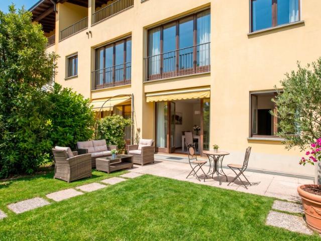 GRANDE CASA DI 6.5 LOCALI CON GIARDINO A CASTEL S. PIETRO