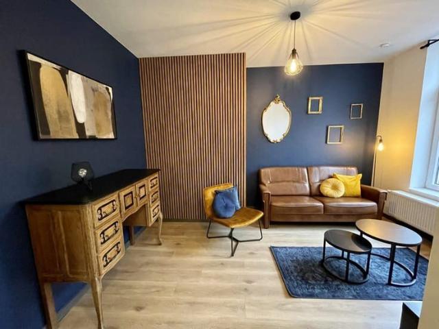 Grande chambre 18 à 21 m² avec salle de bain privative