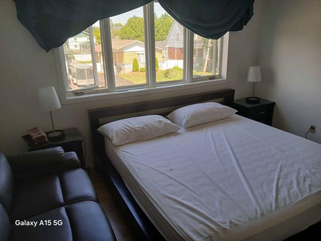 Grande chambre à louer