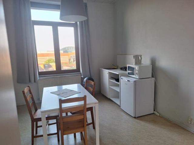 GRANDE CHAMBRE D’ÉTUDIANT QUARTIER HERBATTE