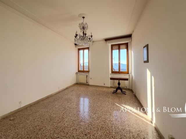 Grande appartamento con balcone panoramico Città della Pie. 305m² Città della Pieve