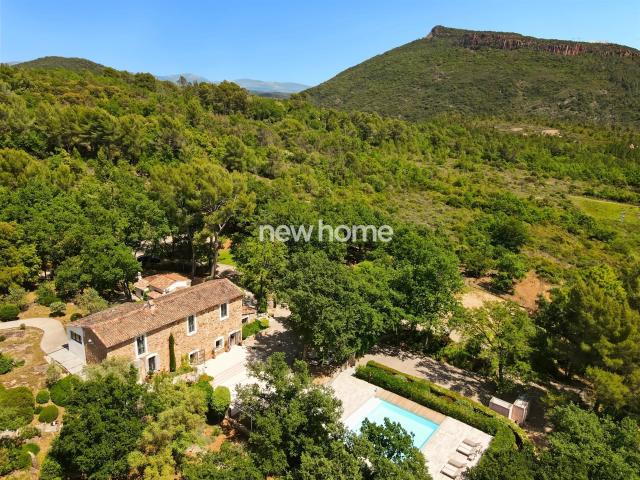 Grande bastide en pierre 300m² Callas