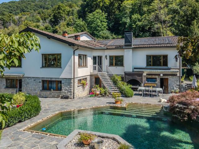 GRANDE E STUPENDA VILLA 11.5 LOCALI CON PISCINA A PURASCA