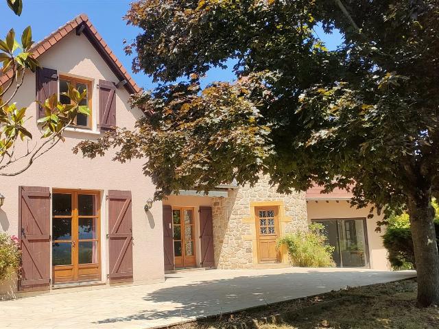 Grande et belle maison avec dépendances 222m² Chassigny sous Dun