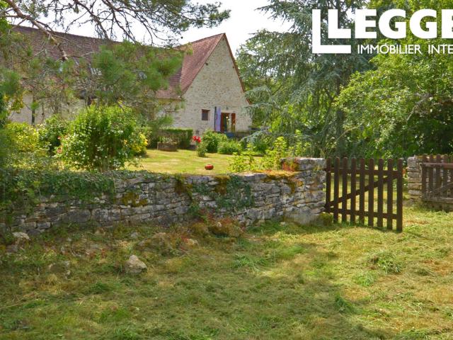 Grande ferme périgourdine restaurée de 7 chambres avec dépendances d'origine, piscine, gîte et vue