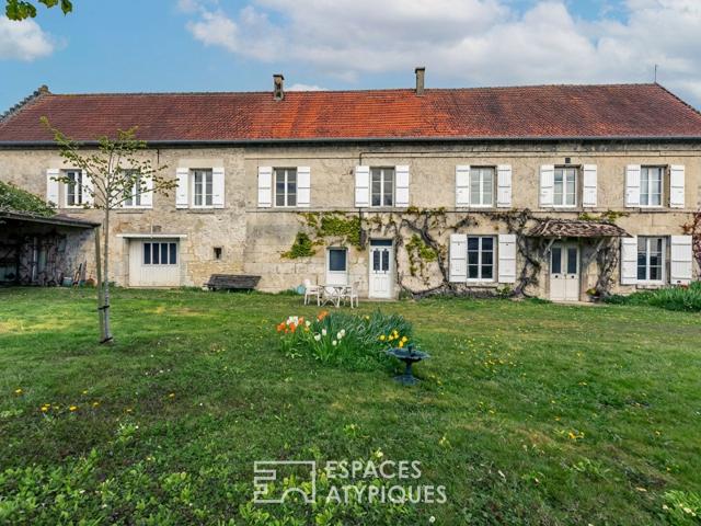 Grande longère familiale en pierre de taille avec jardin près de Crépy en Valois