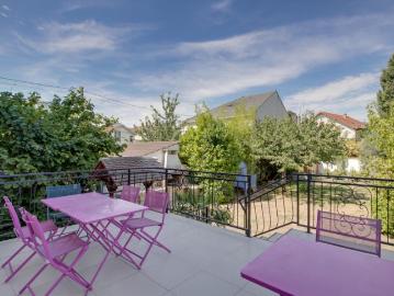 Grande maison meublée avec jardin