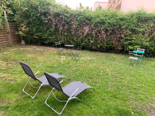 Grande maison avec 17 chambres – Idéale investisseur