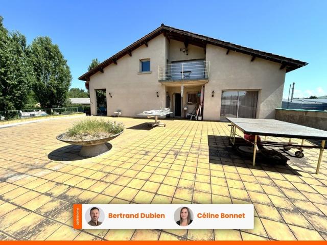 GRANDE MAISON AVEC DEPENDANCES ET FORT POTENTIEL BILLOM
