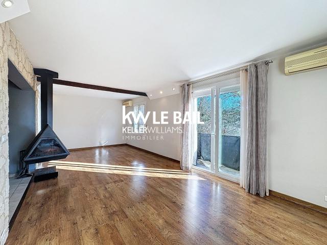 Grande Maison avec magnifique vue 220m² Saint Pierre Lafeuille