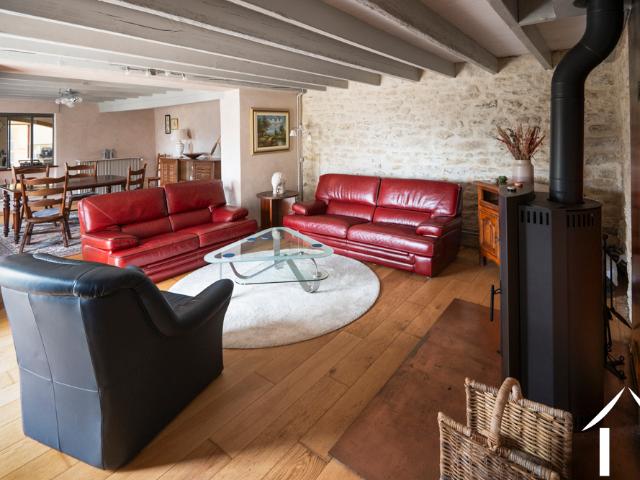 Grande maison avec piscine, vue magnifique