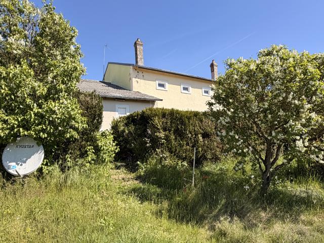 GRANDE MAISON avec un fort potentiel à vendre à CHAMBLEY BUISSIERE