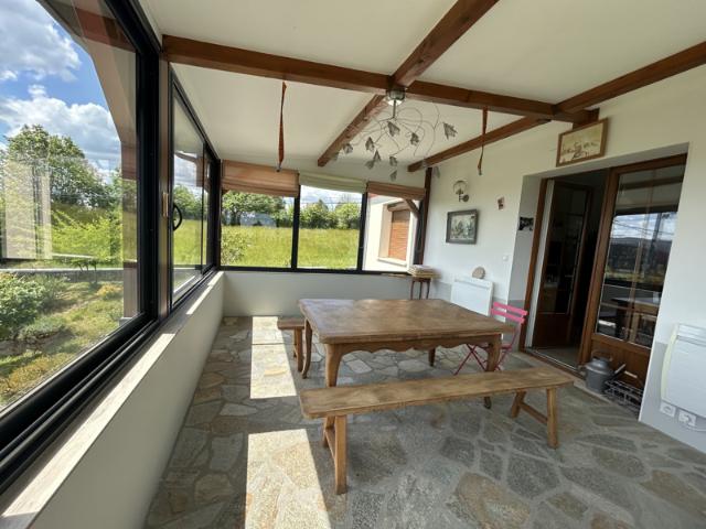 Grande maison avec vue sur les Monts d'Auvergne