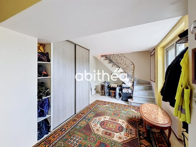 Grande maison à la Meyze sur une parcelle de 2235 m2. 124m² La Meyze
