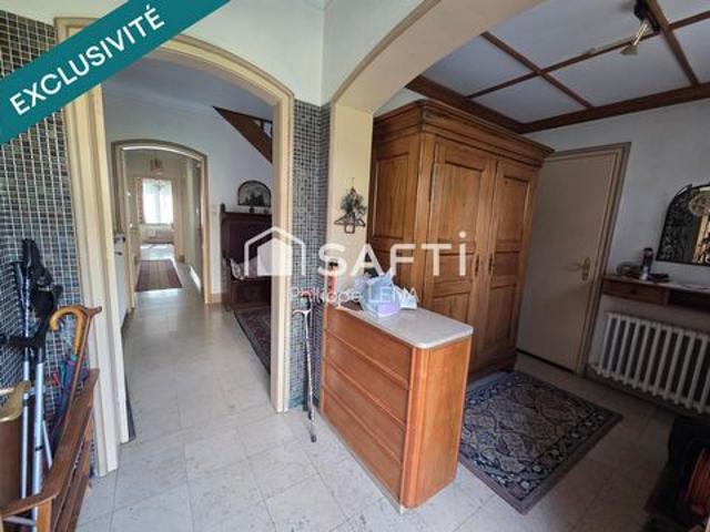 Grande Maison à rénover, terrain de 10,5 ares