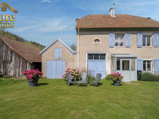 GRANDE MAISON A RENOVER EN PARTIE