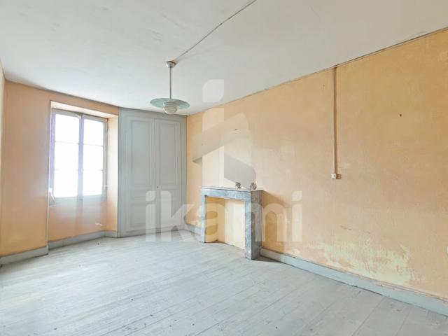 Grande maison à rénover. Grand Aigueblanche 240m² Grand Aigueblanche