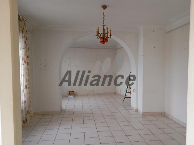 GRANDE MAISON 'ANNEES 20' à rafraichir