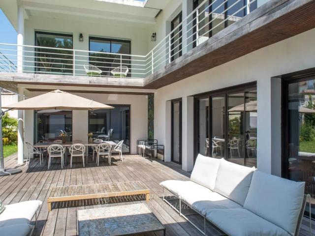 Grande maison contemporaine et son jardin, au centre de Font. 530m² Fontainebleau