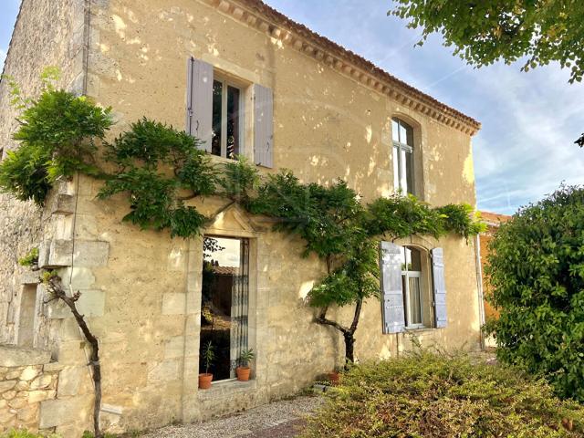 Grande maison de caractère en pierre à fort potentiel 271m² Créon