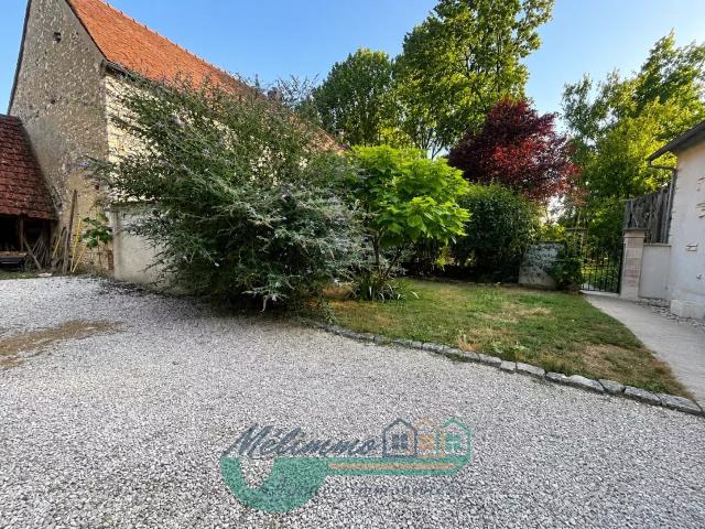 Grande maison de charme à Poilly sur Tholon
