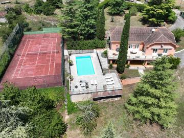 Grande maison de famille avec piscine et terrain de tennis 187m² Le Montat