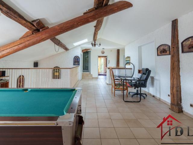 Maison de Famille 225 m2 avec Salle de Jeux et Studio Indé