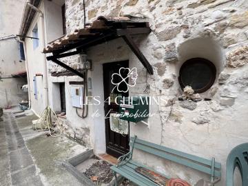 A vendre Grande maison de village à Puyloubier, 29 pièces