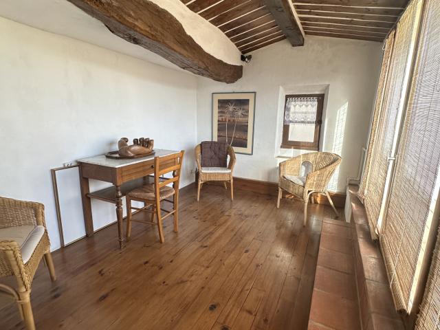 GRANDE MAISON DE VILLAGE AUTHENTIQUE + STUDIO