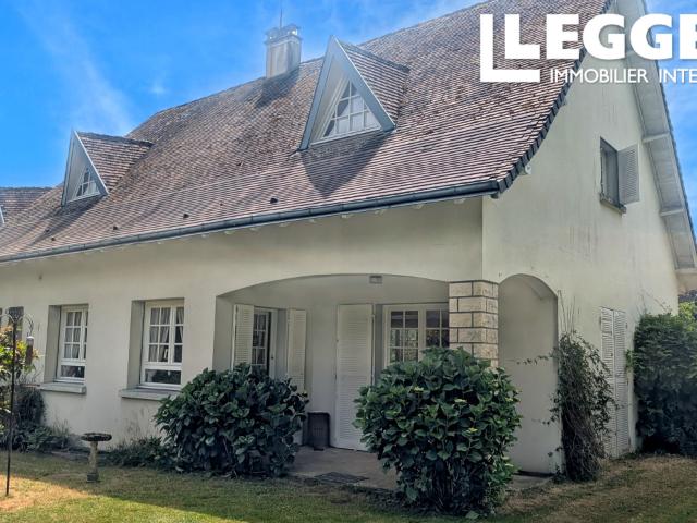 Grande maison de village au cœur d’un parc privé de deux hectares avec deux étangs