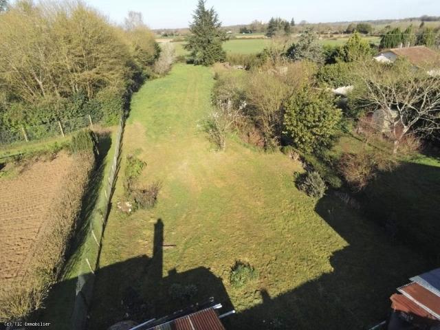 Grande Maison de Village Avec Dépendances 148m² Villefagnan