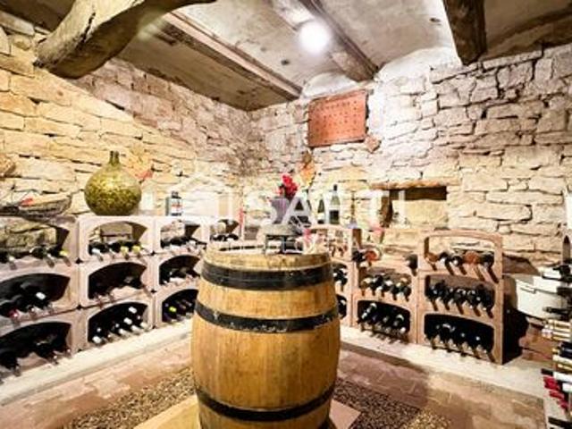 Grande maison de village rénovée dans un village viticole renommé