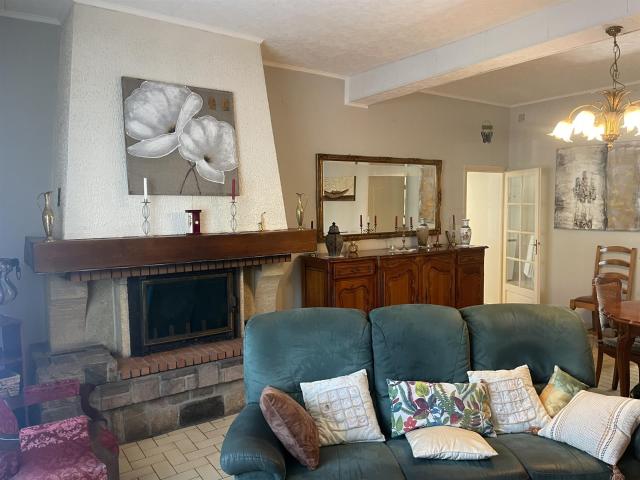 Grande Maison De Ville avec Garage et jardin. 190m² Damazan