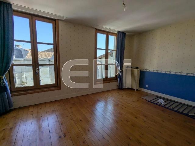 Grande maison de ville 10 pièces à Loudun, 300 m² 300m² Loudun