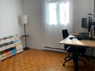 Grande Maison de Ville/Townhouse a Louer/for Rent