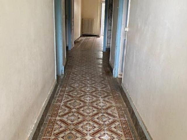 Grande maison de 182 m² à rénover, avec grande remise, cours et jardin ombragé