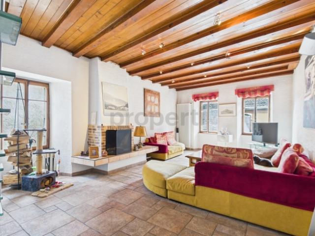 Grande maison de 11 pièces avec cachet habitation, rendement ou projet mixte