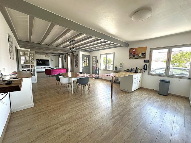 Grande maison de 220m2 sur terrain de 1088m2