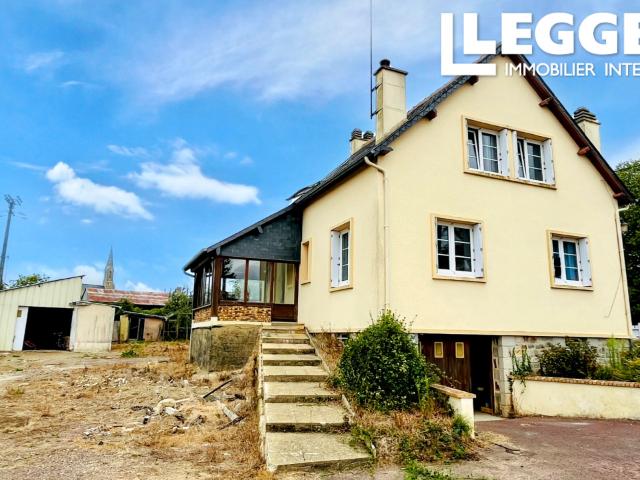 Grande maison en pierre avec jardin, garage, grenier, atelier – bord de village, à finir de rénover