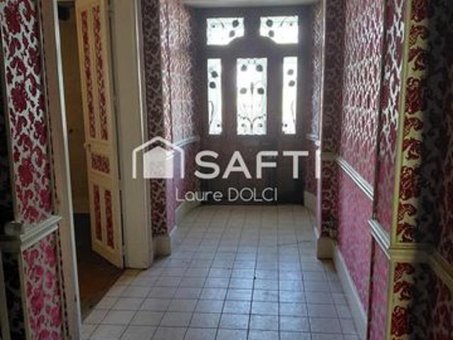 Grande maison en plein centre ville de Bulgneville 252m² habitable et grand terrain