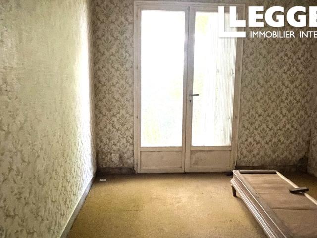 Grande maison familale de 160 m2 à rénover à Bellevigne en Charente