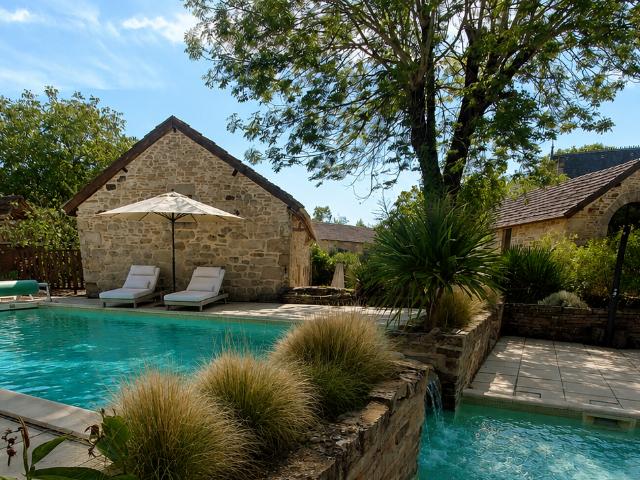 Grande maison familiale 5 chambres, 3 gîtes, 39ha