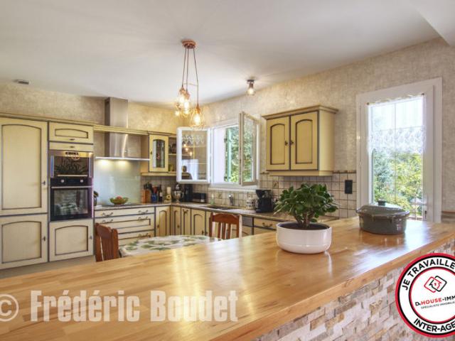 Grande maison familiale 8 pièces 4 chambres au calme proche de Périgueux