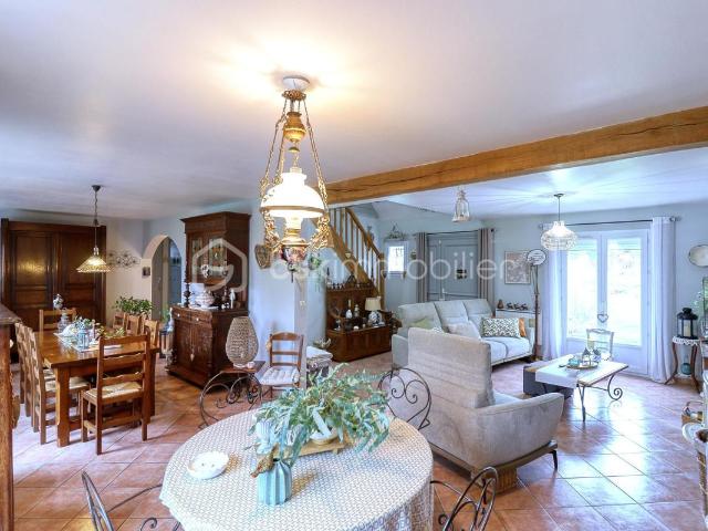 Grande maison familiale 8 pièces / 4 Chambres à Hodenc en Bray – 15 minutes de Beauvais et Gournay en Bray
