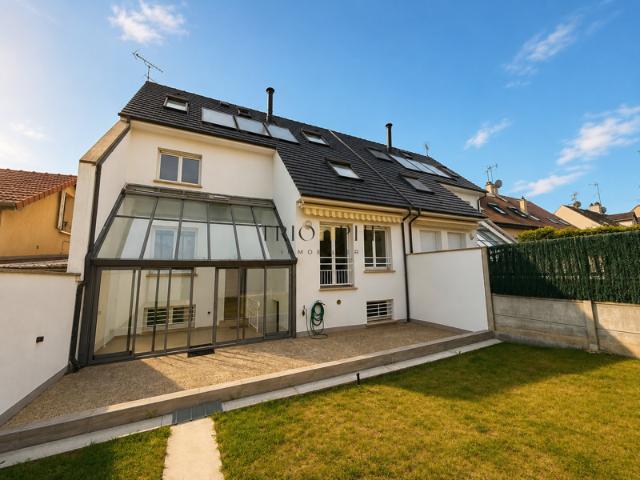Grande maison familiale à Nanterre avec jardin
