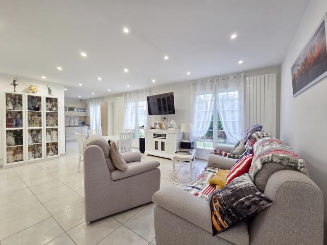 Grande maison familiale avec combles aménageables
