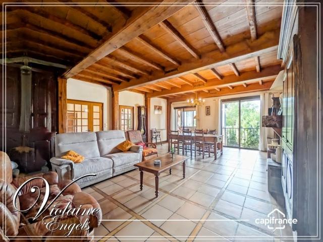 Grande maison familiale avec dépendances, piscine et vaste a. 217m² Pépieux