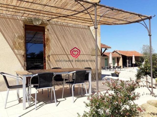 Grande maison familiale avec piscine et belles vues