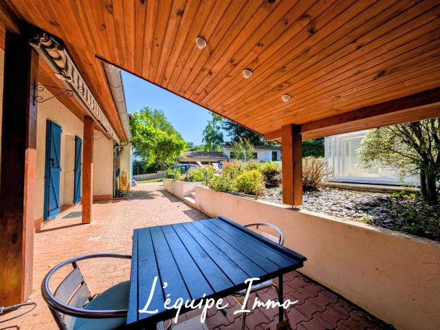 Grande Maison familiale avec piscine et garages sur 4300 m2 de terrain